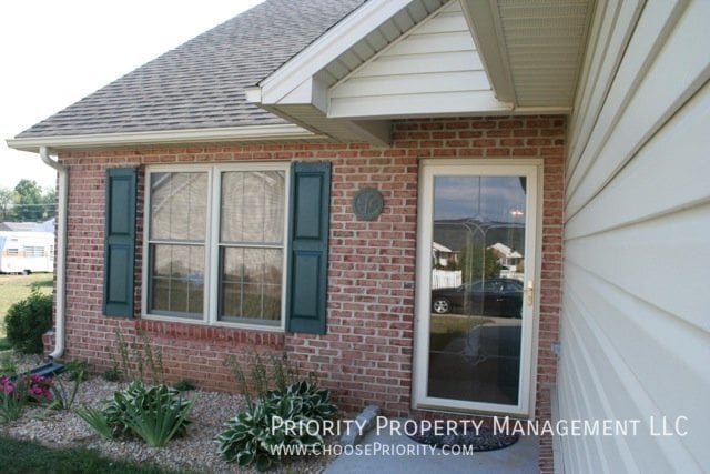 property at 123 Alger Ln