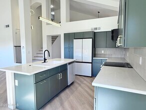 6891 W Via Del Sol Dr in Glendale, AZ - Building Photo - Building Photo