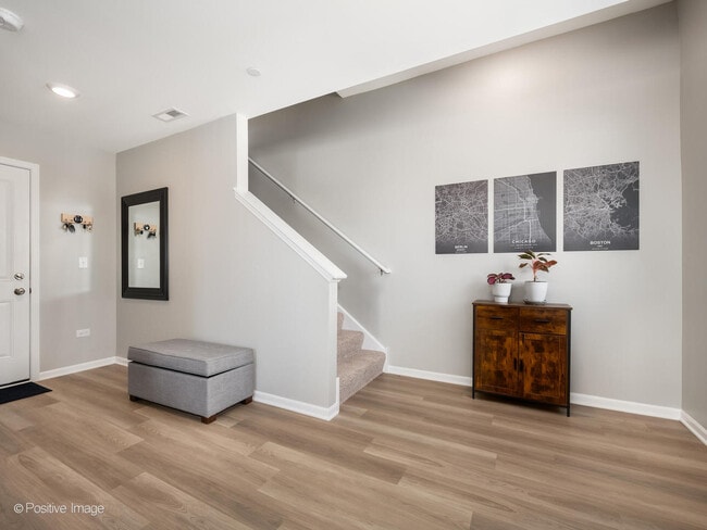 1080 Bogart St in Des Plaines, IL - Building Photo - Building Photo