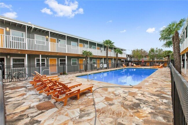 property at 2401 Manor Rd