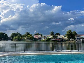 1335 W 68th St in Hialeah, FL - Building Photo - Building Photo