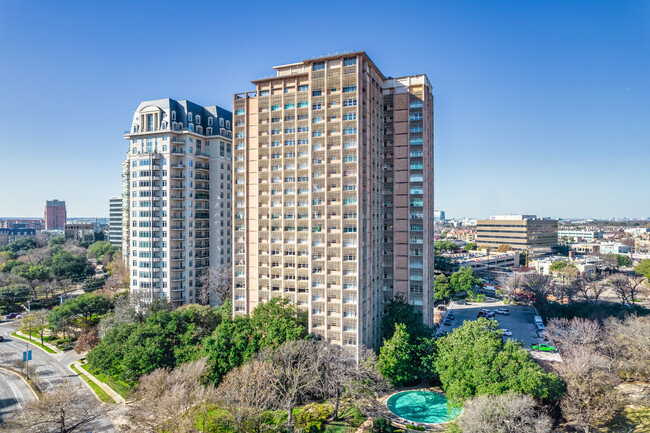 3525 Turtle Creek Blvd in Dallas, TX - Foto de edificio - Building Photo