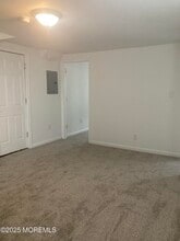 305 Church St in Lakehurst, NJ - Building Photo - Building Photo