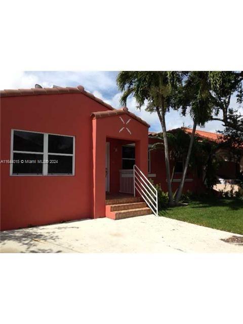 1683 SW 19th St in Miami, FL - Building Photo