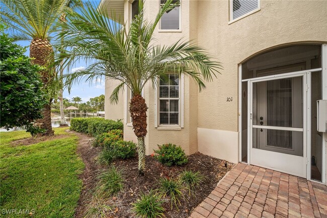 23300 Coconut Island Dr in Bonita Springs, FL - Building Photo - Building Photo