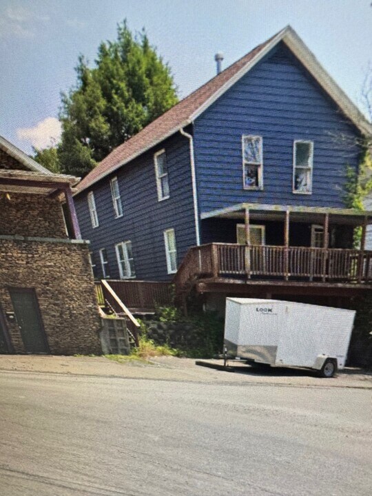 106 Rogers St in Morgantown, WV - Building Photo