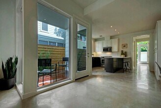 1610 Ravey St in Austin, TX - Building Photo - Building Photo