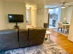 35 S Oak Ave, Unit 2 in Aldan, PA - Foto de edificio - Building Photo