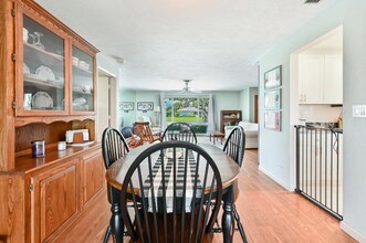325 Forest Hills Blvd in Naples, FL - Building Photo - Building Photo