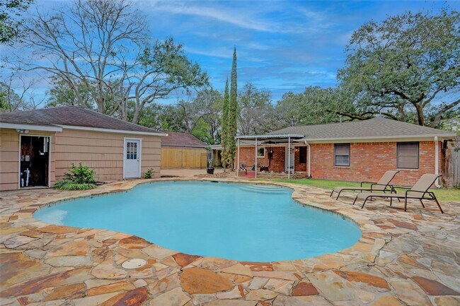 9917 Cedardale Dr in Houston, TX - Building Photo - Building Photo