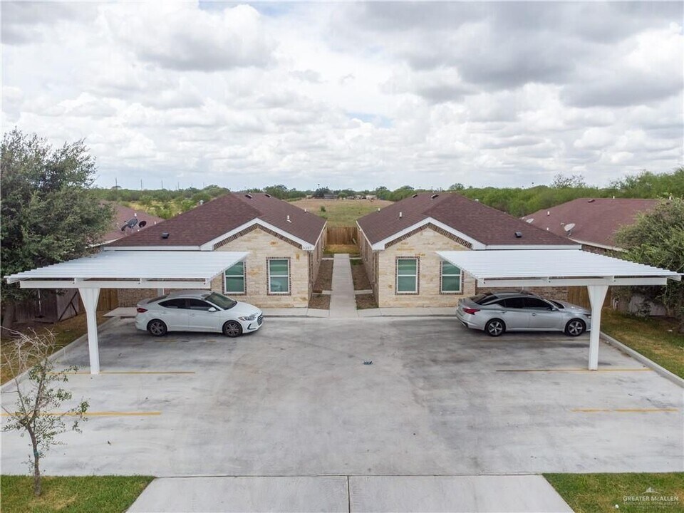 3207 Luz Divina St in Edinburg, TX - Building Photo