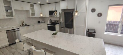 420 NE 90th St in El Portal, FL - Building Photo - Building Photo