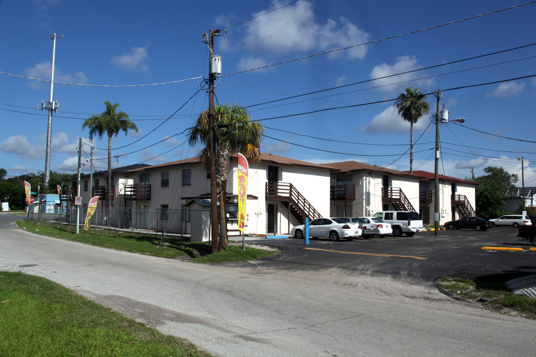 Annie Apartments in Tampa, FL - Foto de edificio