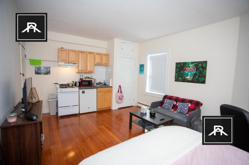 19 Keswick St in Boston, MA - Building Photo