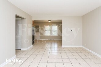 209 E Myrick Ave in Addison, IL - Building Photo - Building Photo