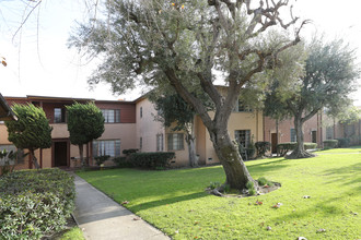 542-568 S Venice Blvd in Venice, CA - Building Photo - Building Photo