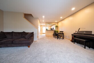 706 Village Pkwy in Circle Pines, MN - Building Photo - Building Photo