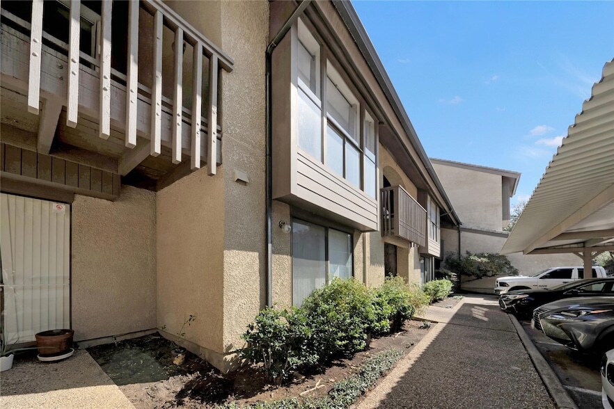 4517 N O'Connor Rd, Unit 2137 in Irving, TX - Building Photo