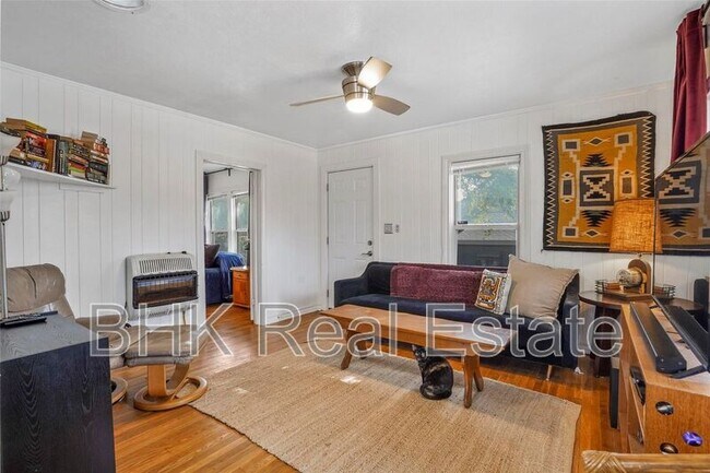 1915 Clover Ln in Fort Worth, TX - Building Photo - Building Photo