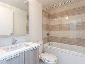 13308 CENTRAL  1707 in Surrey, BC - Building Photo - Building Photo