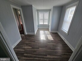 9 E Simpson St in Mechanicsburg, PA - Building Photo