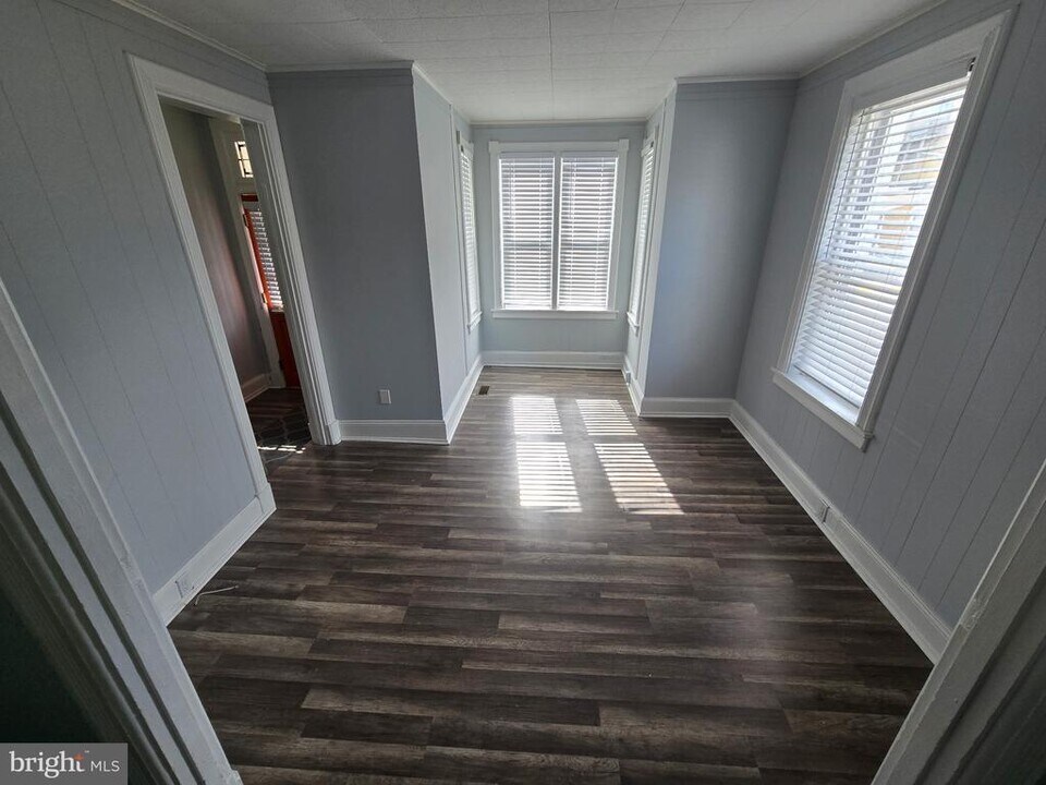 9 E Simpson St in Mechanicsburg, PA - Building Photo