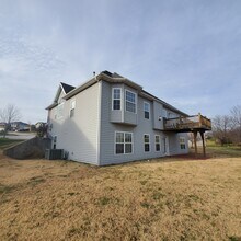 2130 N Williamsburg Ln in Ozark, MO - Building Photo - Building Photo