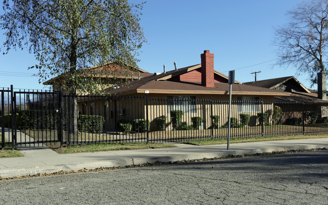 2051 Guthrie St in San Bernardino, CA - Building Photo