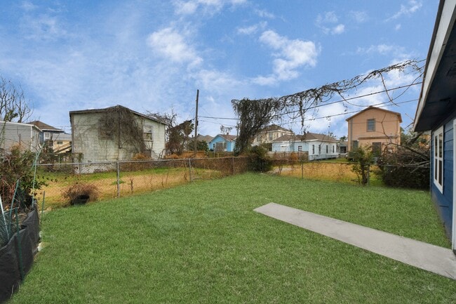 property at 1206 37th St