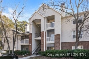 2011 N Hwy 17 in Mount Pleasant, SC - Building Photo