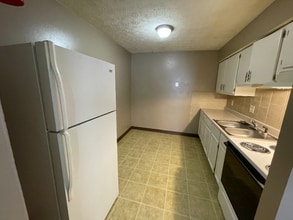 1392 Summit St in Columbus, OH - Building Photo - Building Photo