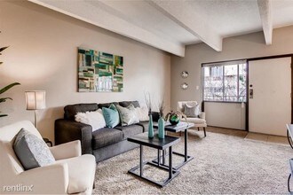 384 S Ironton St in Aurora, CO - Building Photo - Building Photo