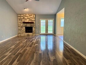 2112 Surrender Ave in Austin, TX - Building Photo - Building Photo