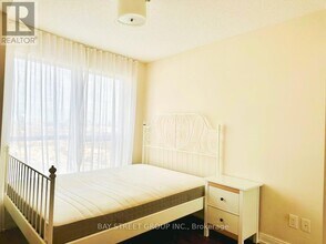 151 Village Green Square in Toronto, ON - Building Photo - Building Photo