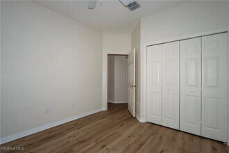 11204 Lakeland Cir in Ft. Myers, FL - Building Photo - Building Photo