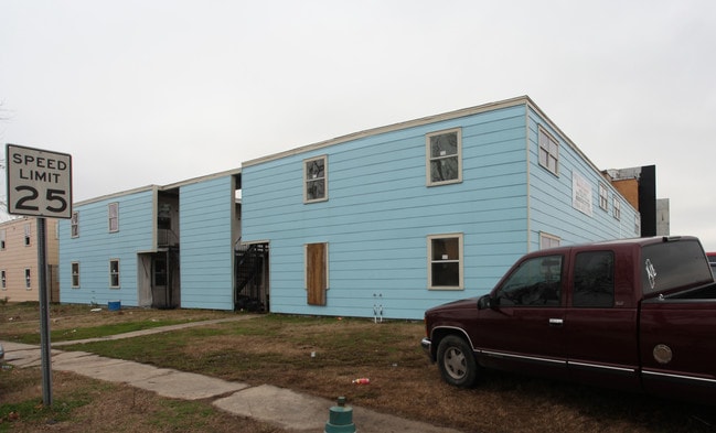 6866 Cindy Pl in New Orleans, LA - Foto de edificio - Building Photo