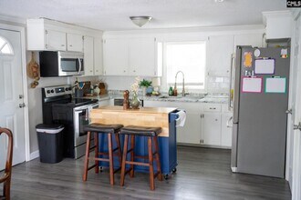 1628 Dreher Island Rd in Chapin, SC - Building Photo - Building Photo