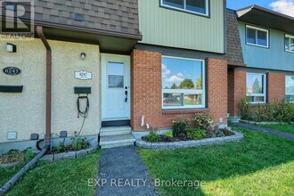 6247 Sundown Crescent in Ottawa, ON - Building Photo - Building Photo