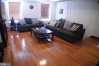1735 South St-Unit -2 in Philadelphia, PA - Building Photo - Building Photo