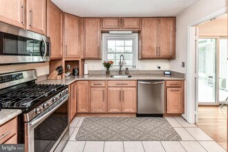 7807 Suffolk Ct in Alexandria, VA - Building Photo - Building Photo