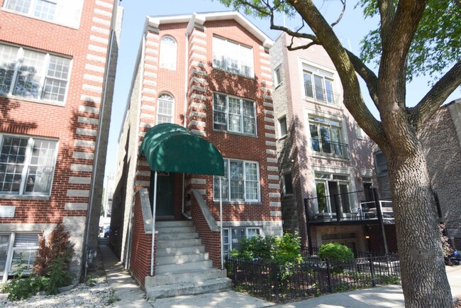 property at 920 N Paulina St