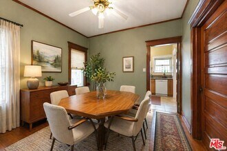 2713 S La Salle Ave in Los Angeles, CA - Building Photo - Building Photo