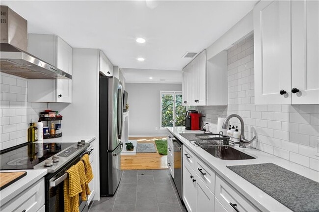 property at 85 Ivy Trail NE