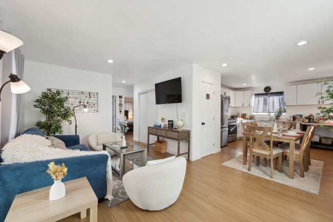 5831 Greycourt Ave in San Diego, CA - Building Photo - Building Photo