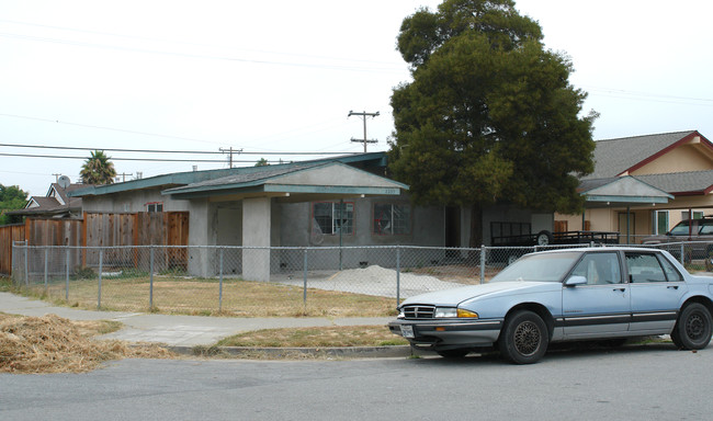 2259-2261 Angie Ave in San Jose, CA - Foto de edificio - Building Photo