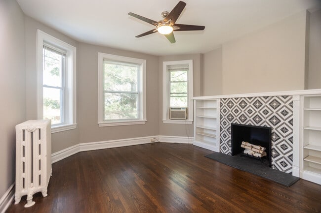 2037 W Estes Ave in Chicago, IL - Building Photo - Building Photo