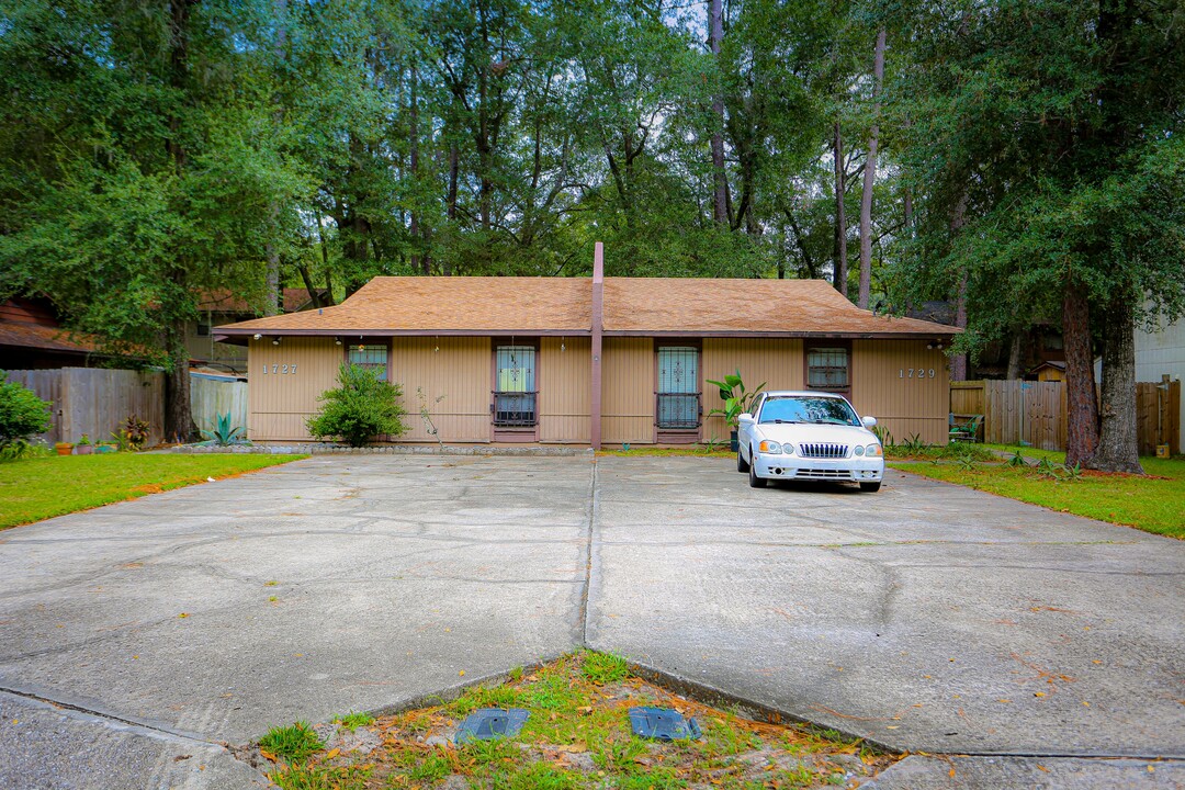 1727 SW 68th Ter in Gainesville, FL - Building Photo