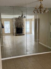 17401 Red Oak Dr in Houston, TX - Building Photo - Building Photo