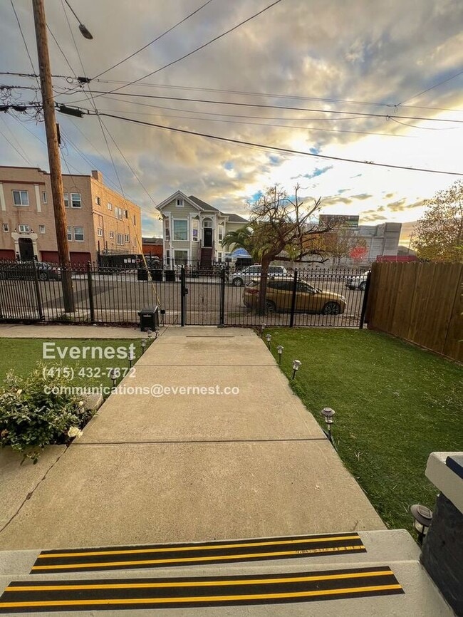 884 29th St in Oakland, CA - Building Photo - Building Photo
