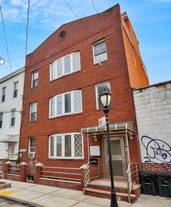 31 Luquer St in Brooklyn, NY - Foto de edificio